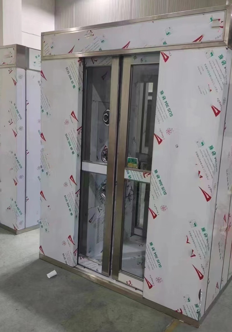 1696729183840738.jpg 凈化風(fēng)淋室.jpg