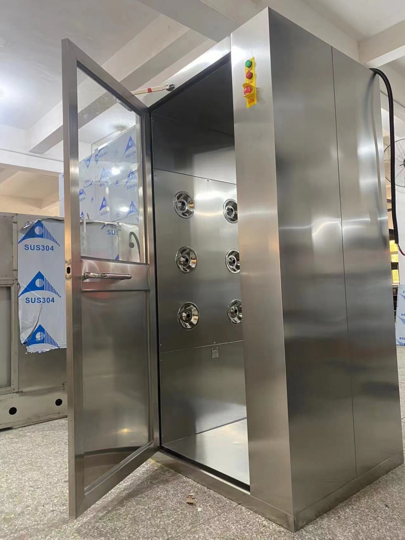 1698149669455360.jpg 不銹鋼風(fēng)淋室.jpg