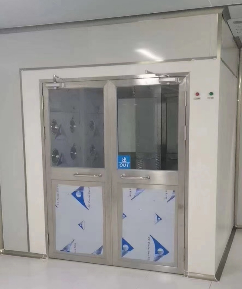 1699189902769353.jpg 風(fēng)淋室的使用和出入方法.jpg